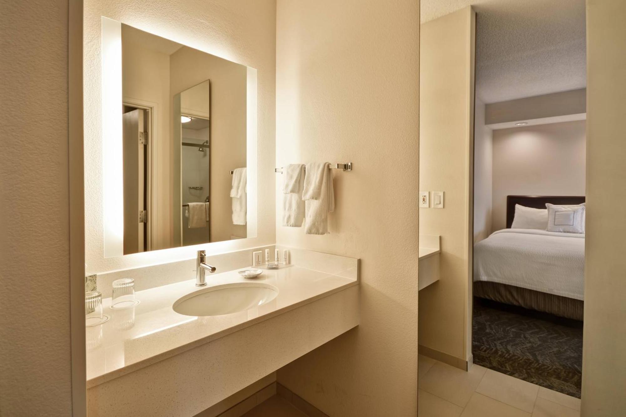 Springhill Suites Lexington Near The University Of Kentucky Bagian luar foto