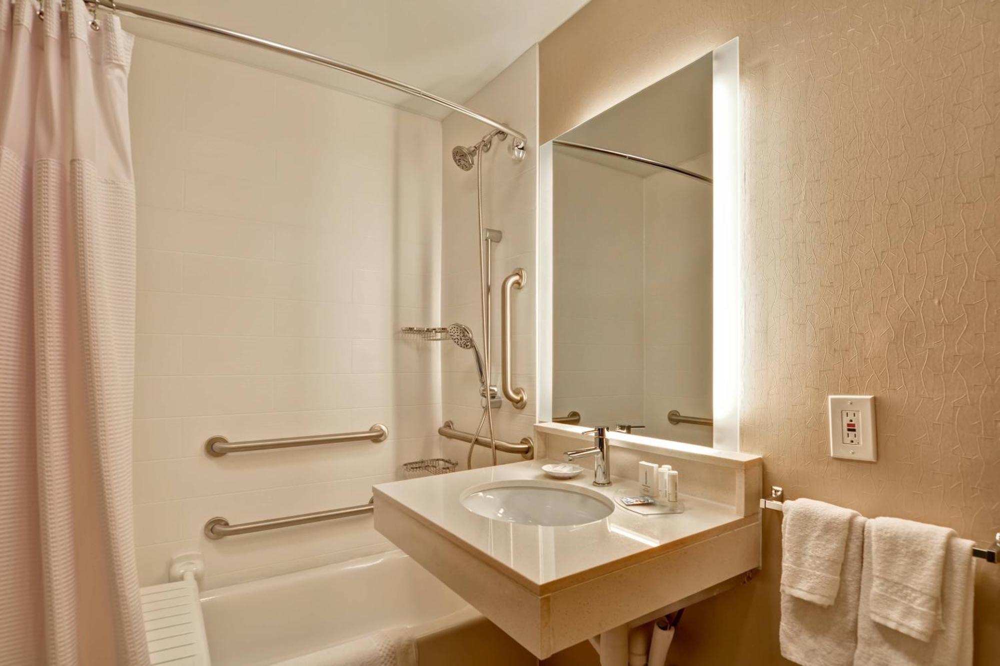 Springhill Suites Lexington Near The University Of Kentucky Bagian luar foto