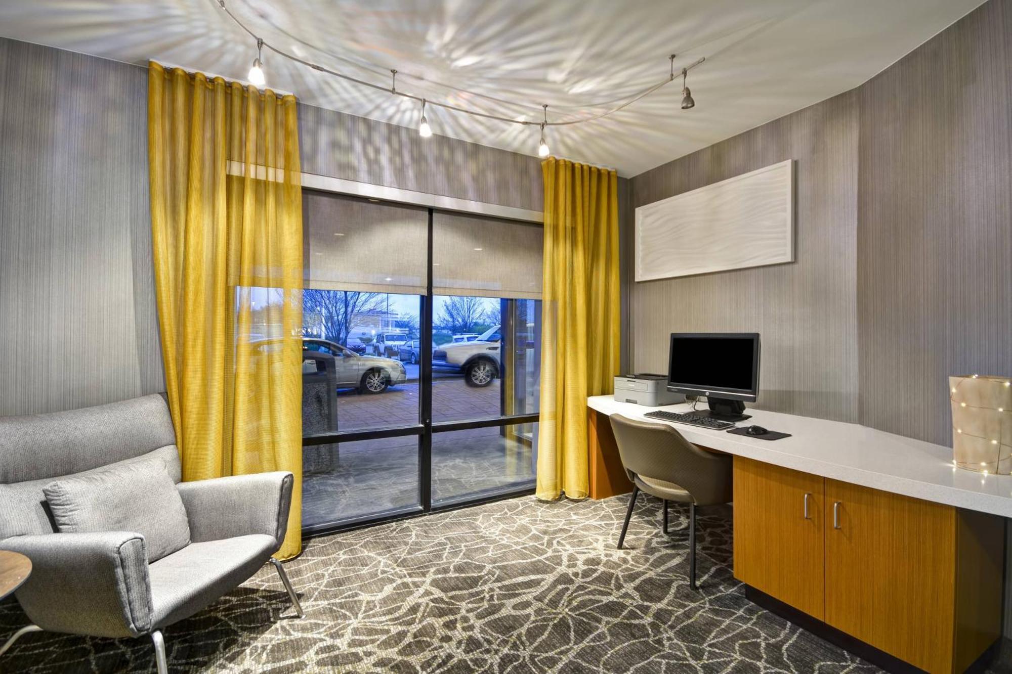 Springhill Suites Lexington Near The University Of Kentucky Bagian luar foto